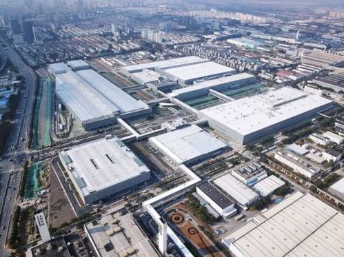 新能源汽車晚報 特斯拉遭美機構調查幽靈剎車，五菱宏光S衍生車瞄準物流市場